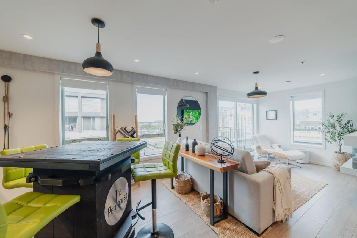 Penthouse Perfection - 2Br Elegance On Worcester St Christchurch Esterno foto