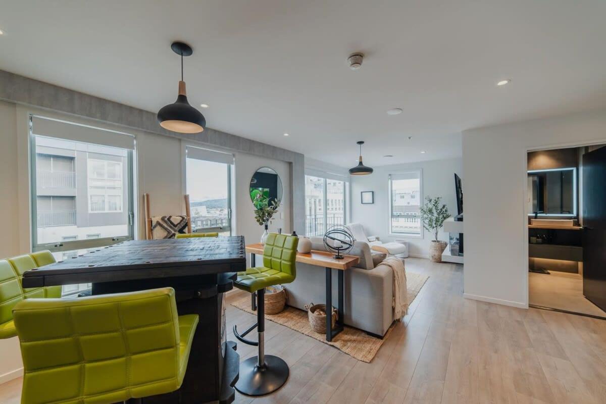 Penthouse Perfection - 2Br Elegance On Worcester St Christchurch Esterno foto