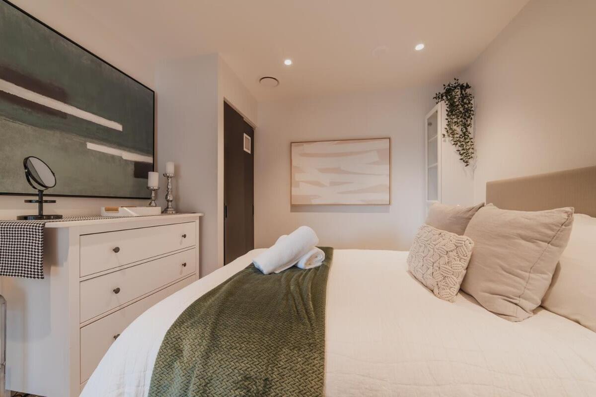 Penthouse Perfection - 2Br Elegance On Worcester St Christchurch Esterno foto