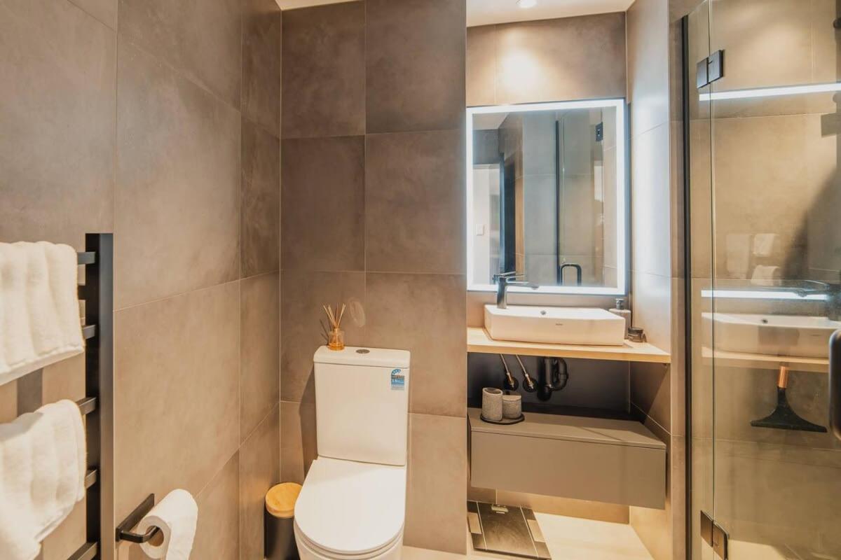 Penthouse Perfection - 2Br Elegance On Worcester St Christchurch Esterno foto