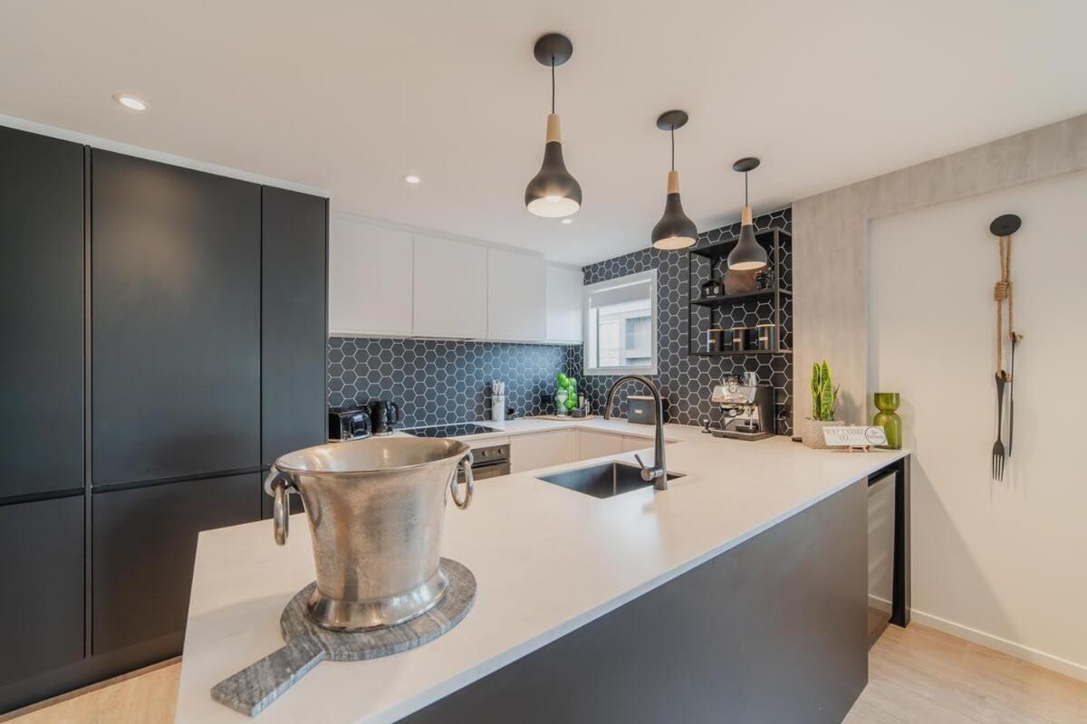 Penthouse Perfection - 2Br Elegance On Worcester St Christchurch Esterno foto