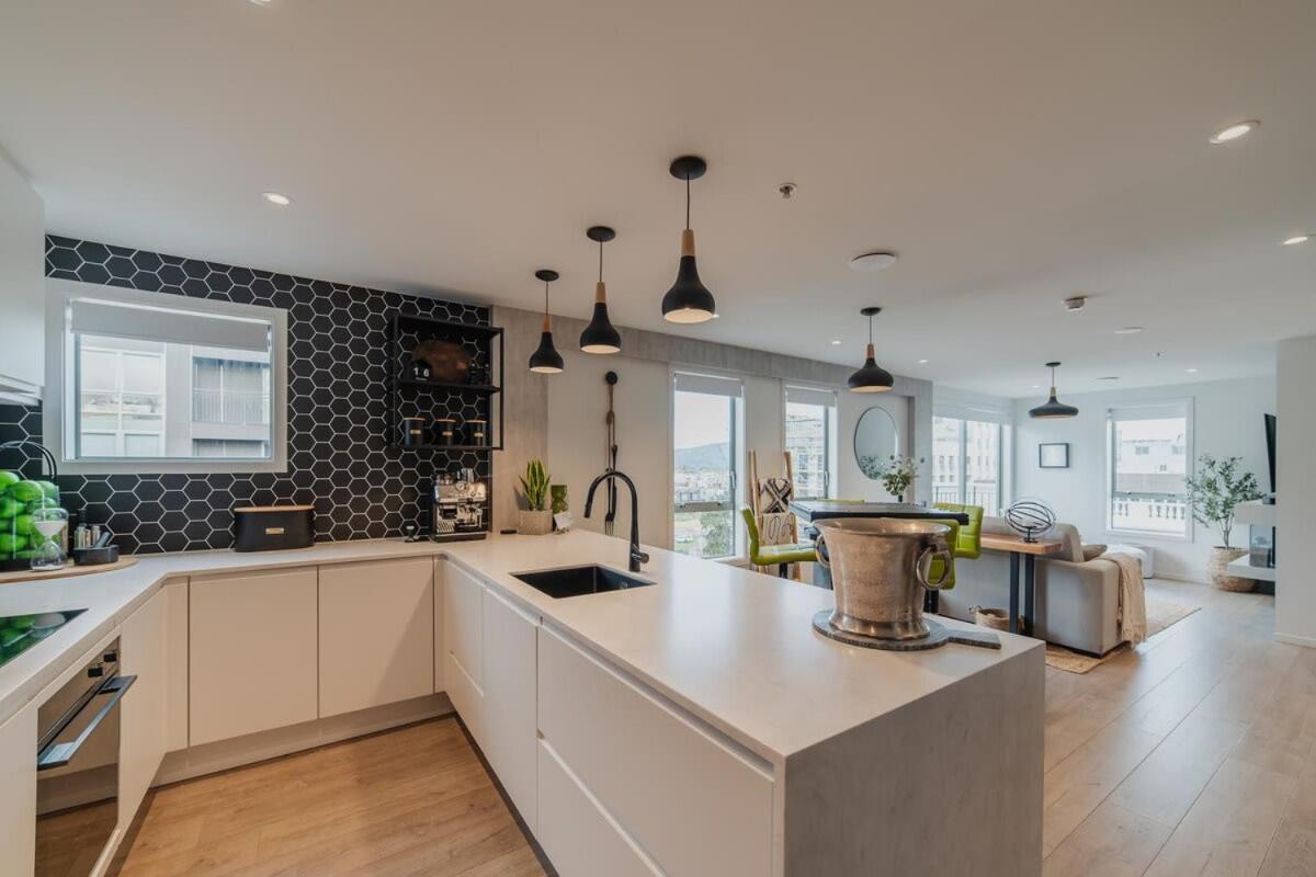 Penthouse Perfection - 2Br Elegance On Worcester St Christchurch Esterno foto
